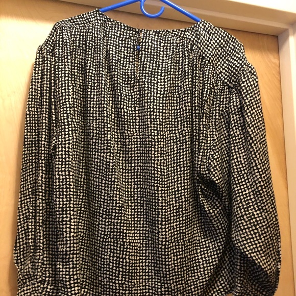 H&M- Drop shoulder blouse - Picture 2 of 4